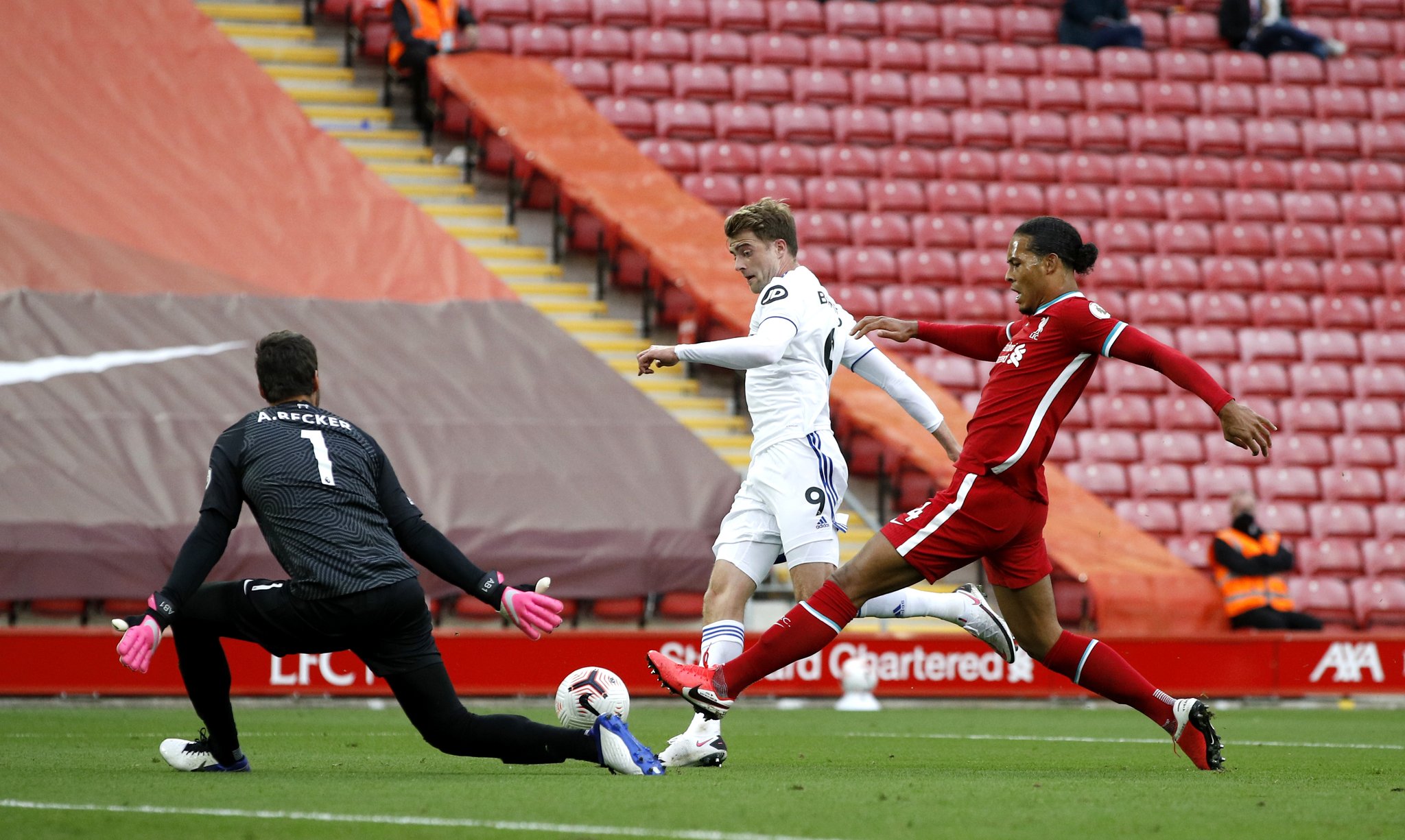 经纪人：若C罗现在出道只能去英甲，因为他只会踩单车耍花活